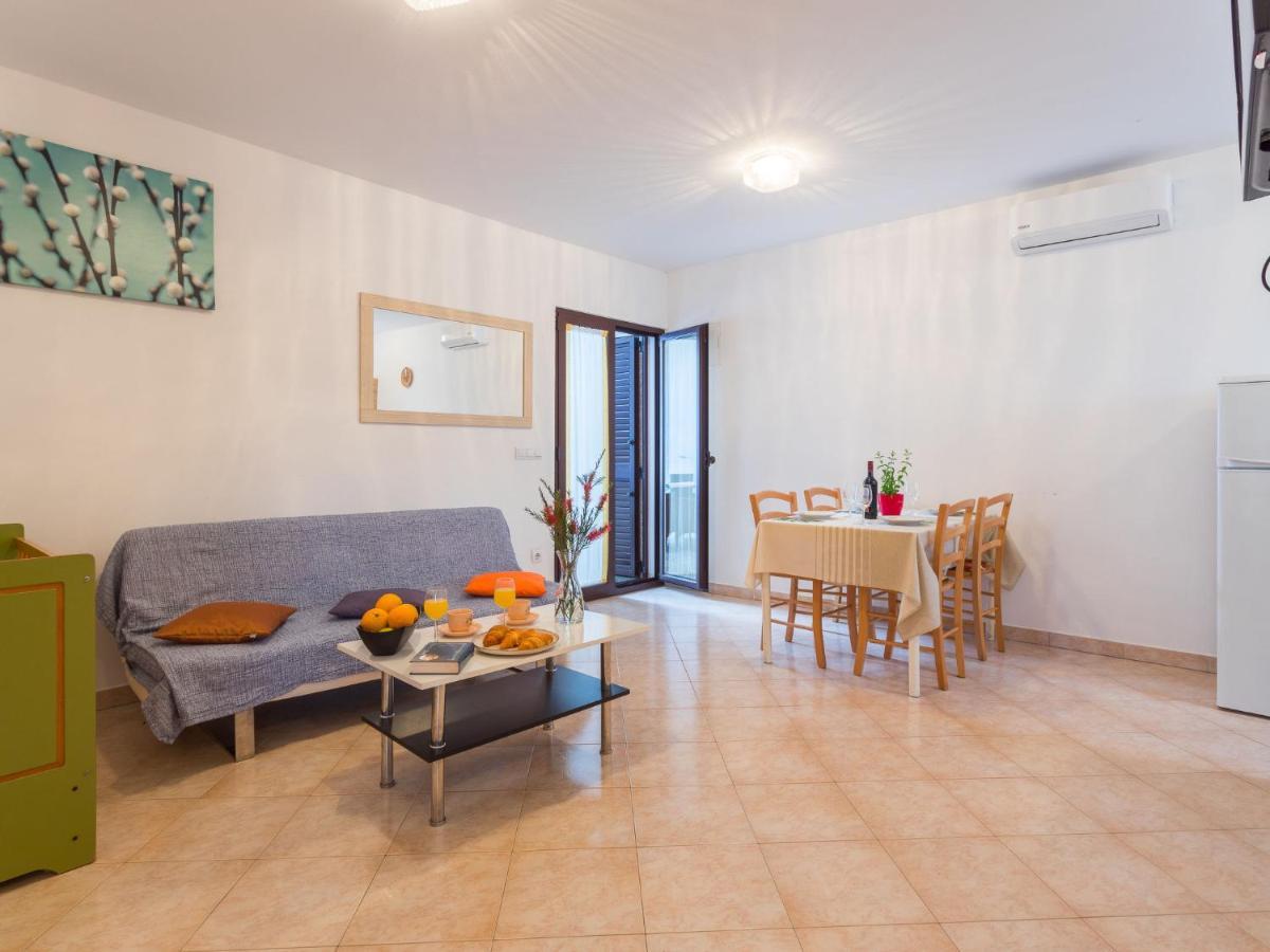 Apartment Tireli - Prc143 By Interhome Πόρετς Εξωτερικό φωτογραφία