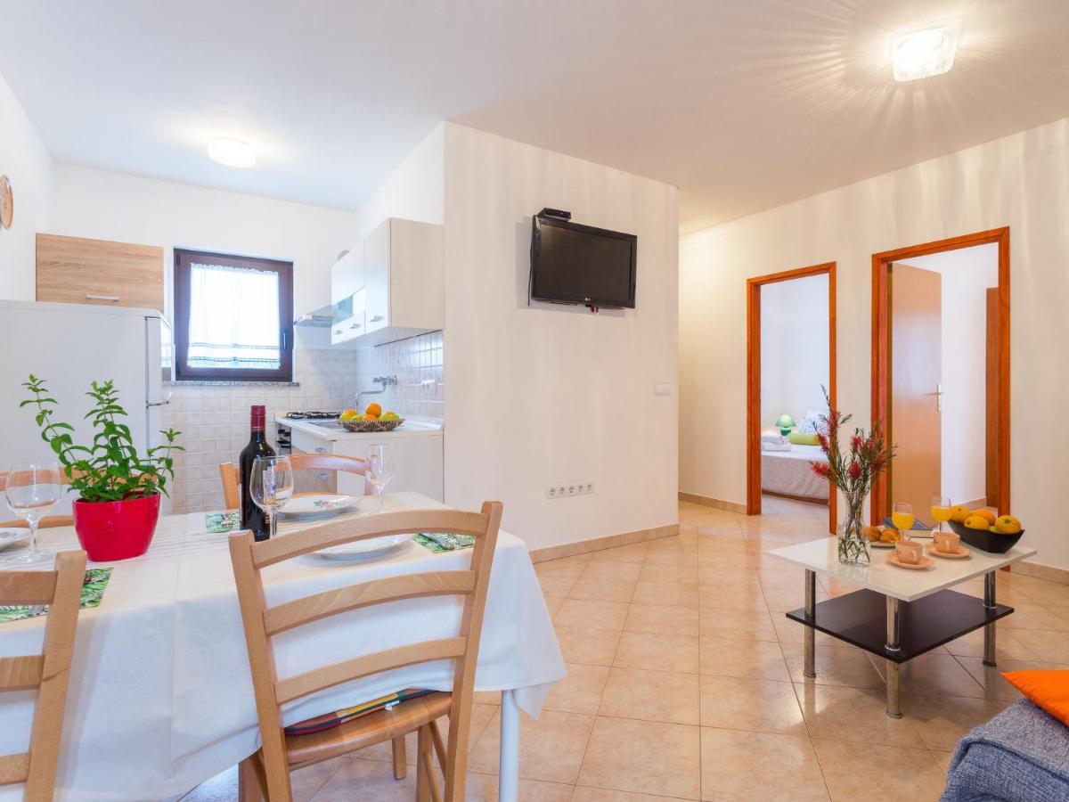 Apartment Tireli - Prc143 By Interhome Πόρετς Εξωτερικό φωτογραφία